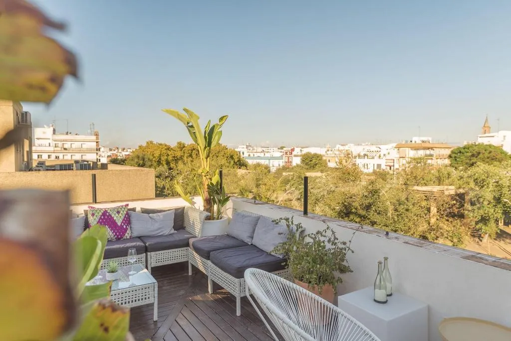 General view, The Corner House, Seville