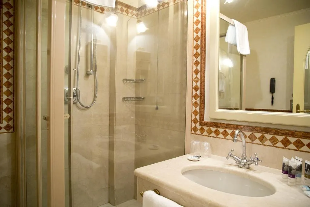 DOUBLE SUPERIOR Room, Hotel Milano Regency, Milan