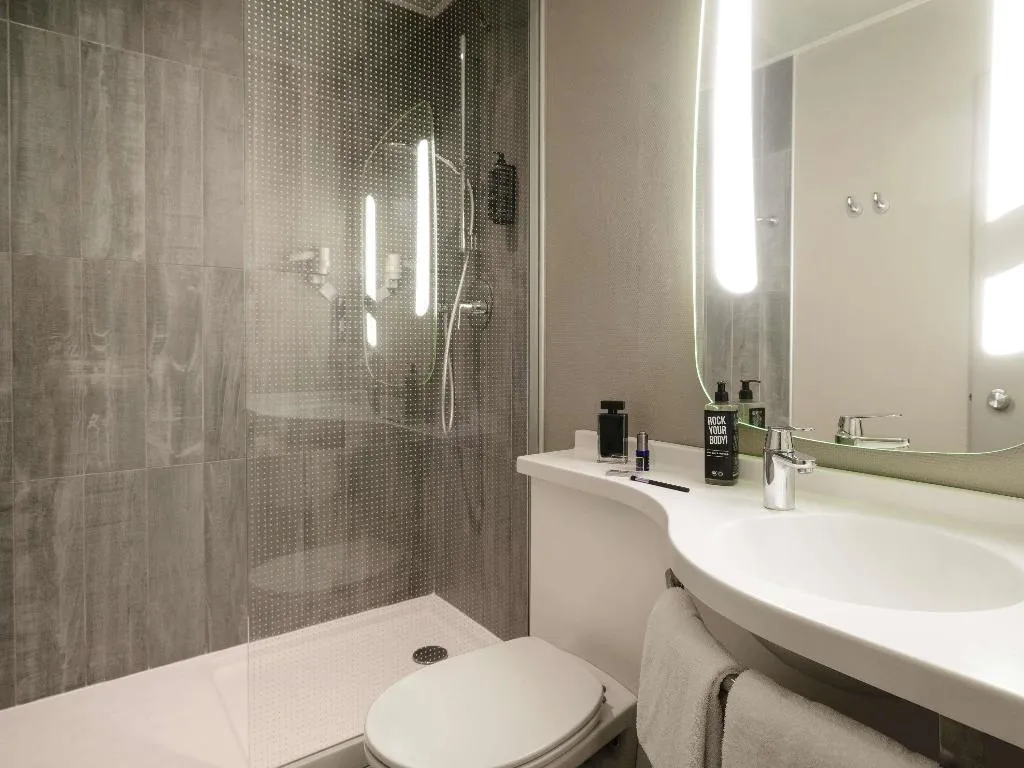 DOUBLE WITH DOUBLE BED Room, Ibis Milano Centro, Milan
