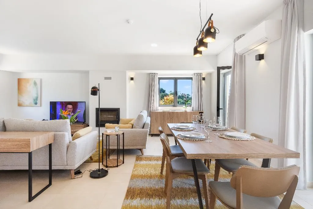 TOWNHOME THREE BEDROOMS Room, Carvoeiro Gardens, Algarve