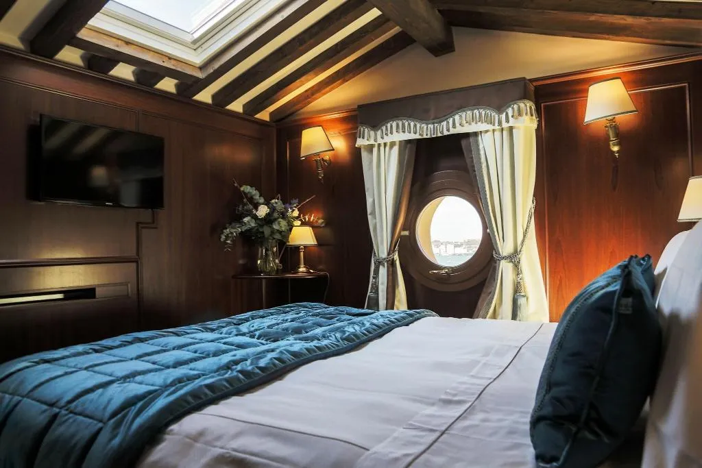 JUNIOR SUITE STANDARD Room, Bucintoro, Venice
