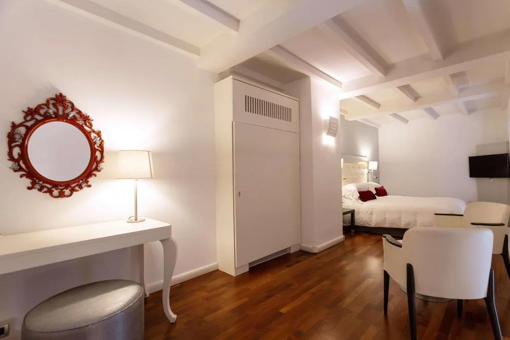 Room, Palazzo Caracciolo Naples, Naples