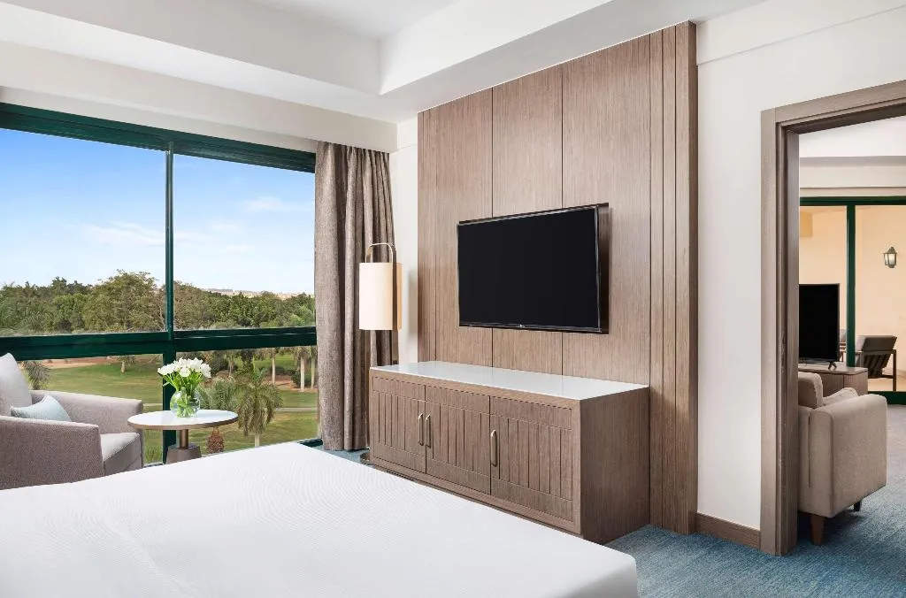 SUITE PREMIER KING BED Room, Hilton Pyramids Golf, Cairo