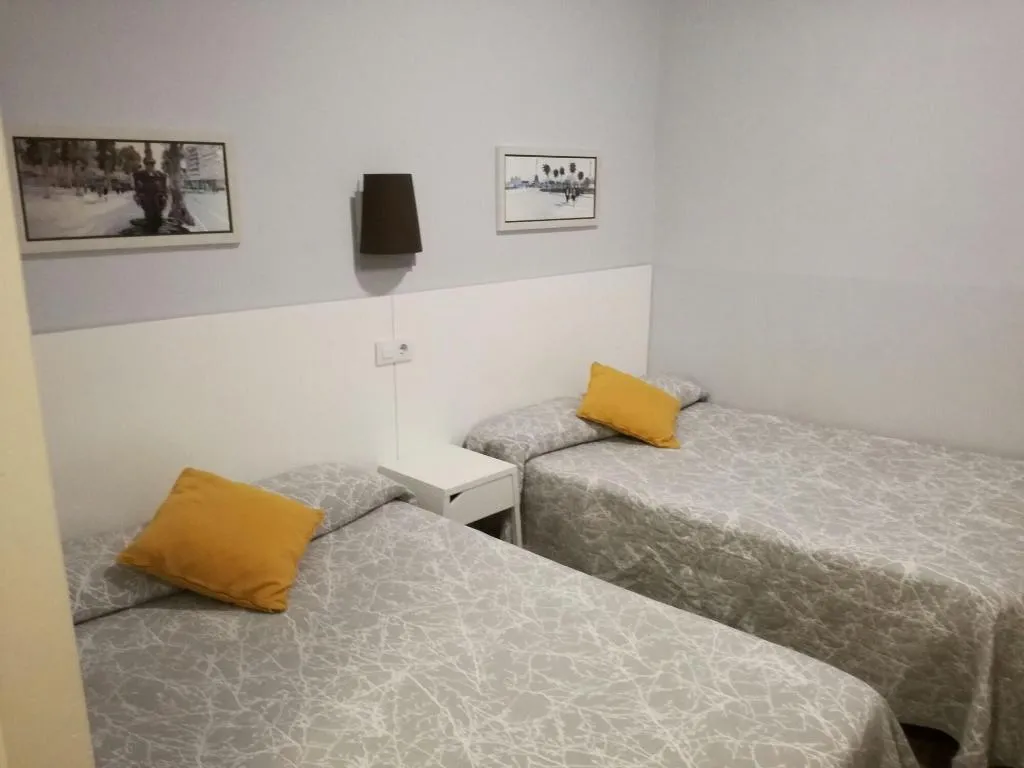 Room, Hostal Lesseps, Barcelona