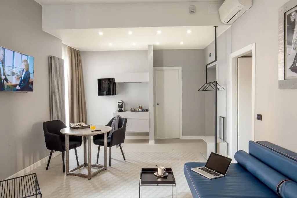 Room, Montenapoleone Suites, Milan