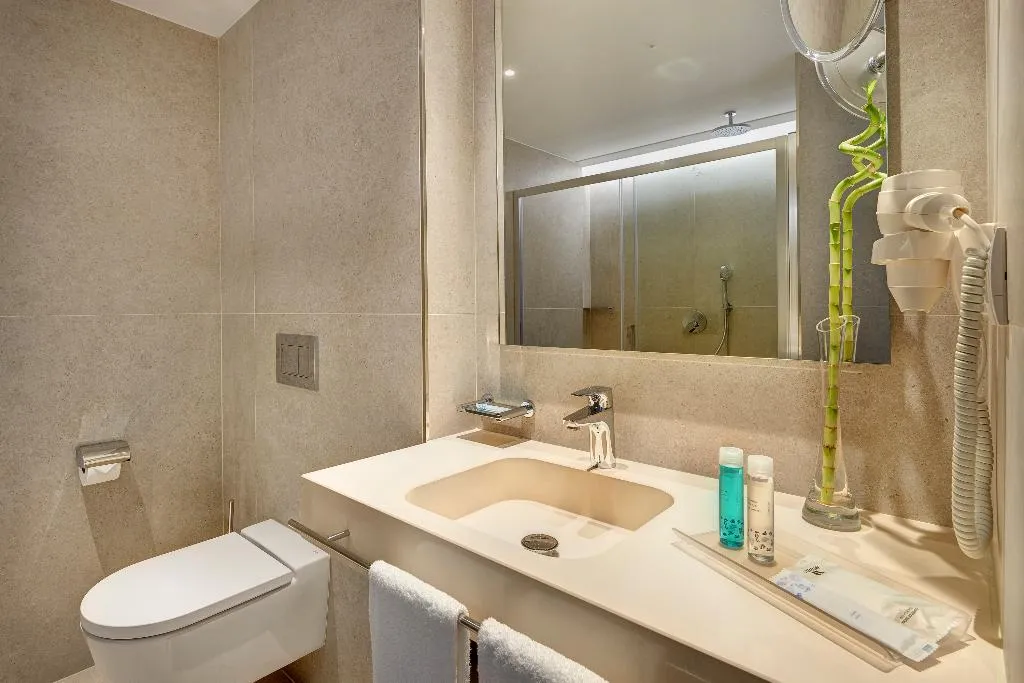 Double or Twin WITH VIEWS Room, Hipotels Bahia Cala Millor Only Adults, Majorca