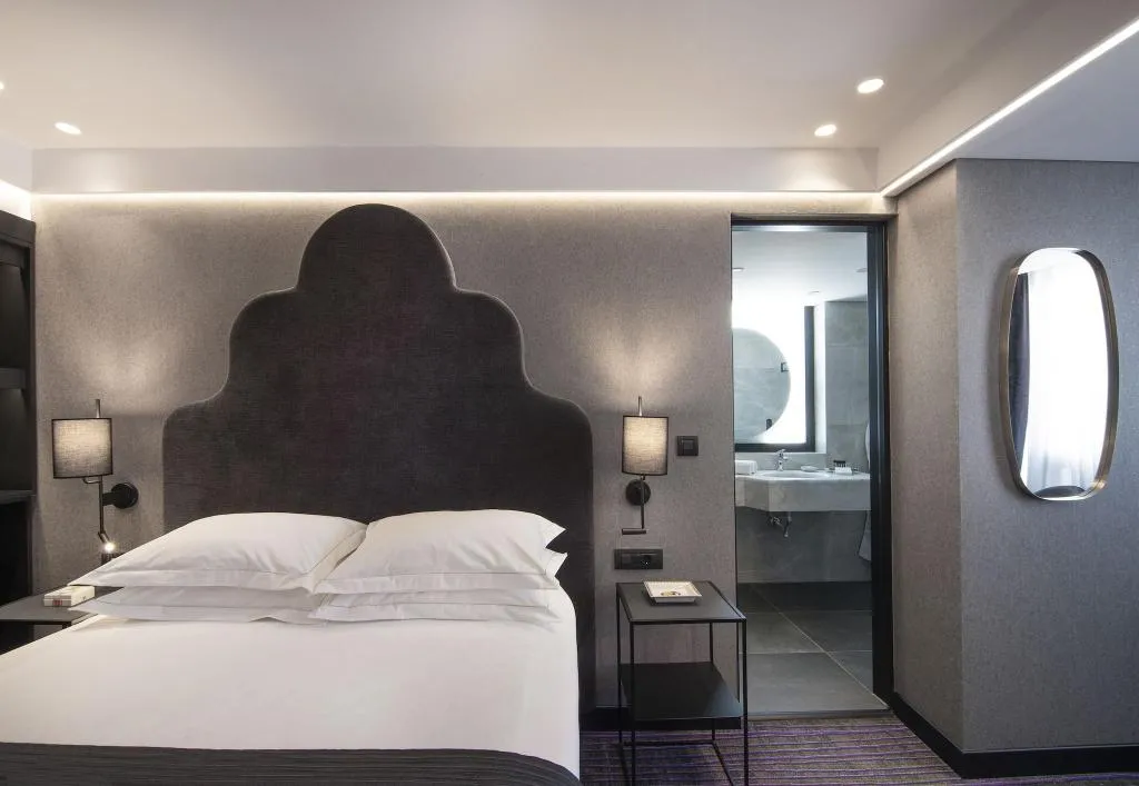 Room, President, Athens