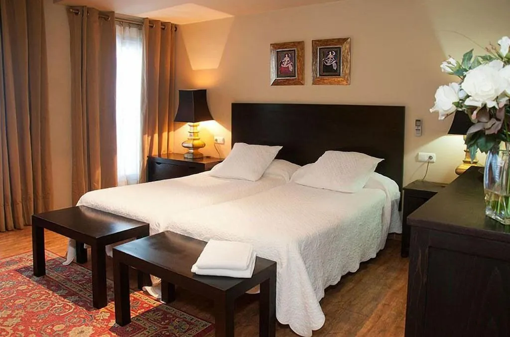 Room, Hostal Tres Soles, Costa Del Sol