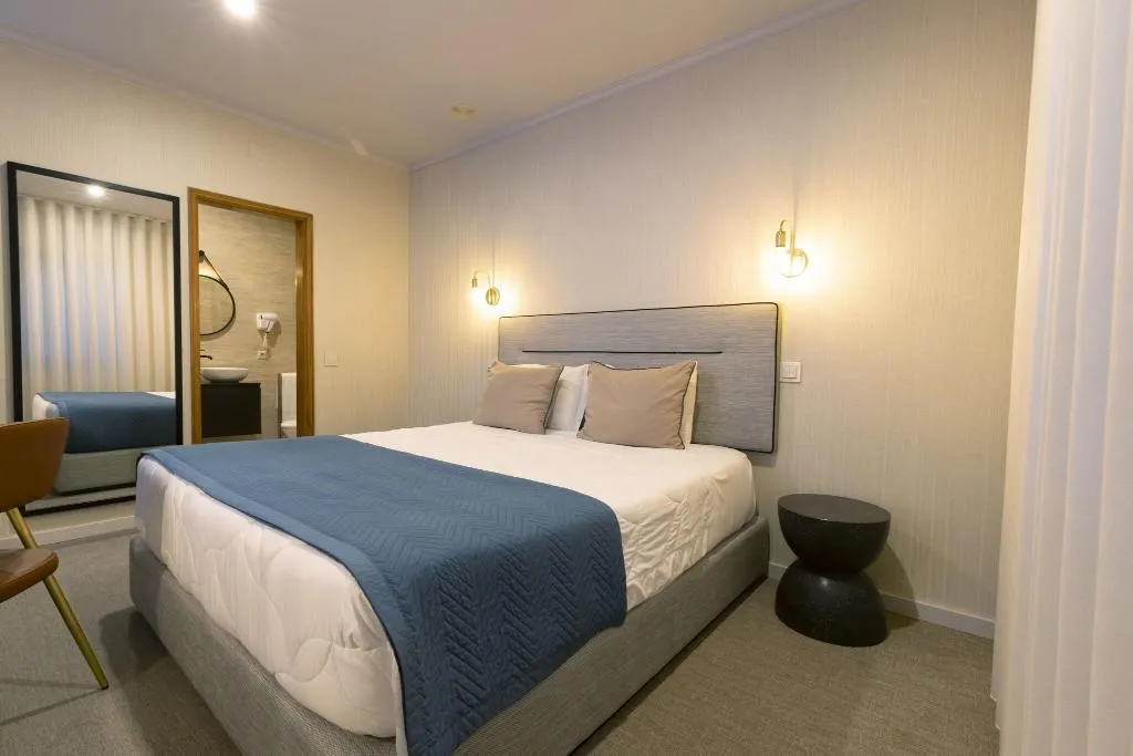 Double or Twin WITH DOUBLE BED Room, America, Porto