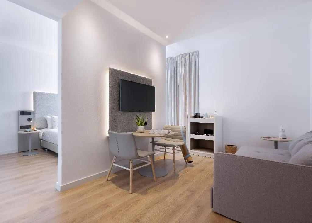 JUNIOR SUITE STANDARD Room, Innside Barcelona Aeropuerto, Barcelona