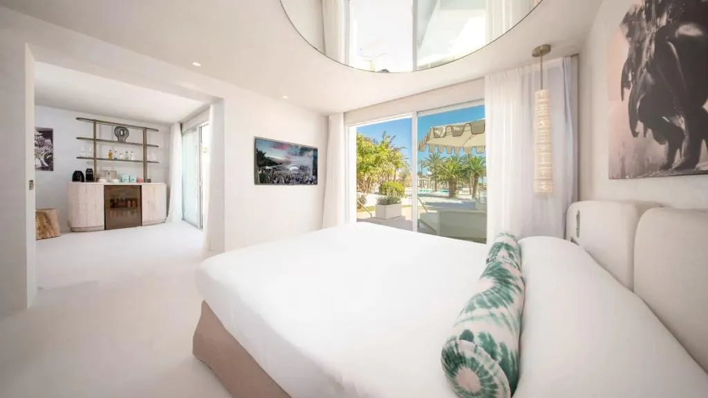 JUNIOR SUITE WITH TERRACE Room, Destino Five Ibiza 5 Grand Luxe Resort, Ibiza