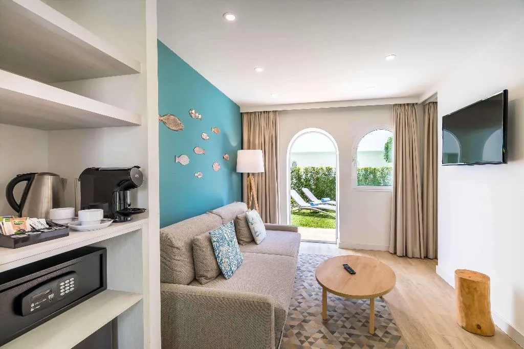 FAMILY ROOM DELUXE GARDEN VIEW Room, Occidental Torremolinos Playa, Costa Del Sol