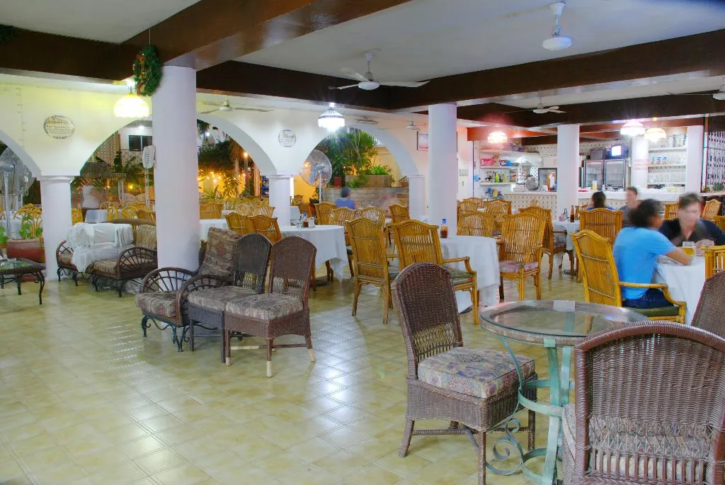 Bar, Maria de la Luz, Cancun Area