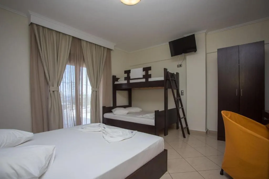 FAMILY ROOM CLASSIC Room, Villa Amalia Sun Beach, Thessaloniki