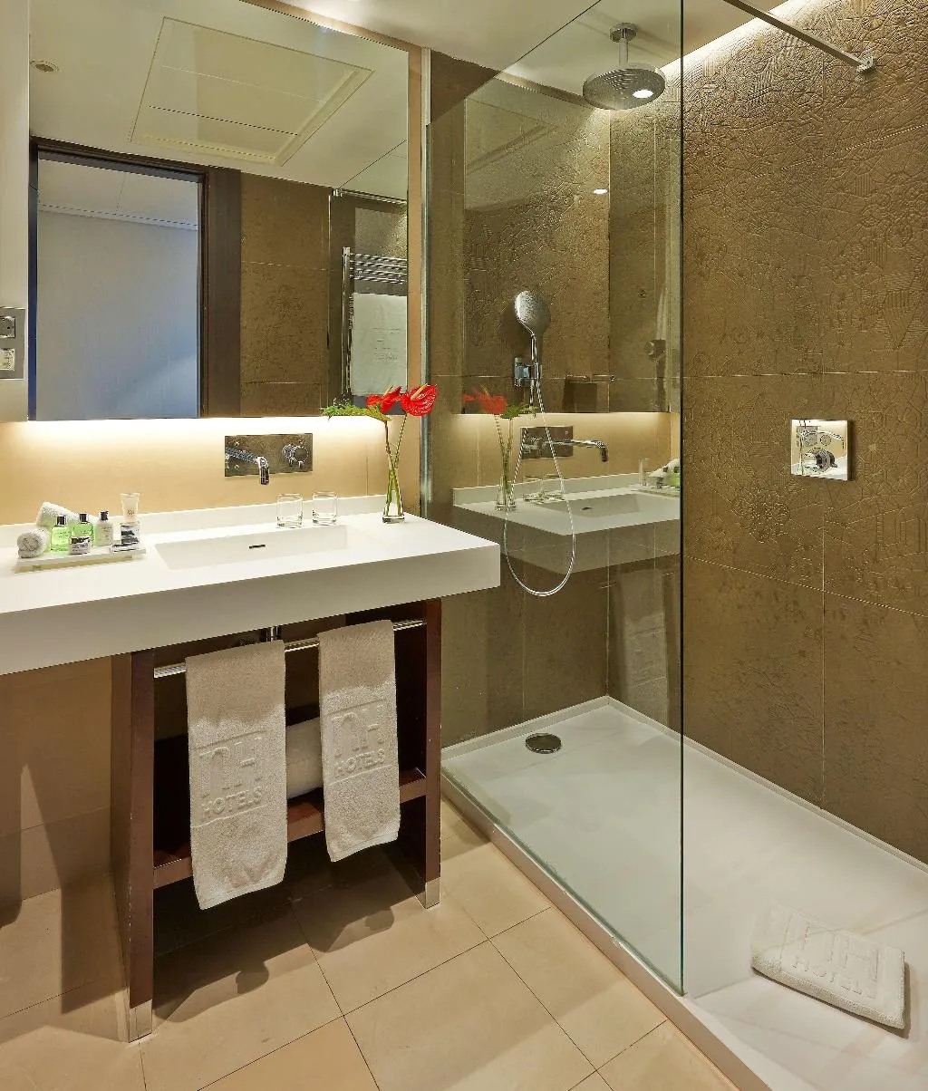 Room, NH Collection Barcelona Gran Hotel Calderón, Barcelona