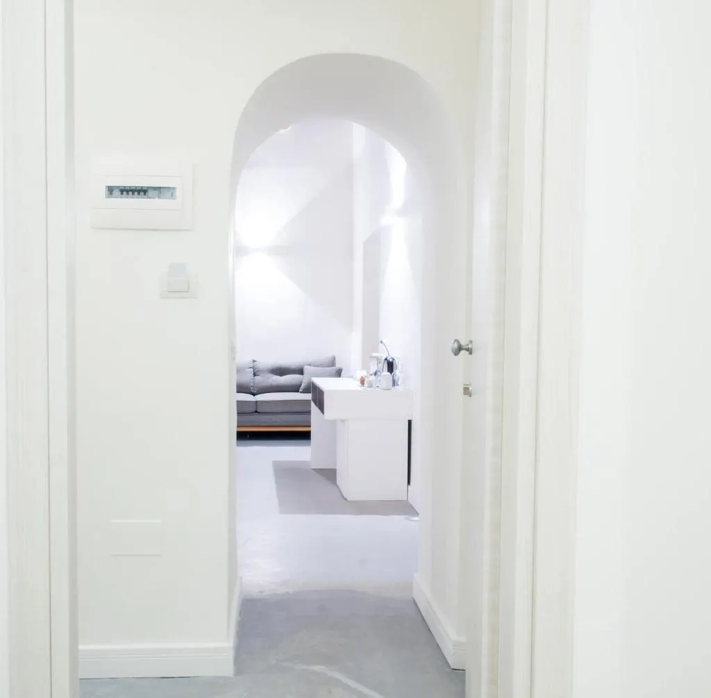 Room, Dada Suite, Naples
