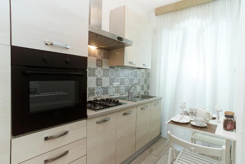 APARTMENT CAPACITY 4 Room, Residenza Flegrea, Naples