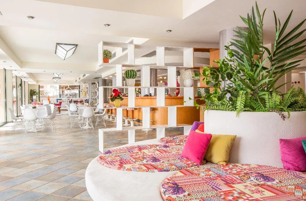 Lobby, Flisvos Royal Tolo, Athens