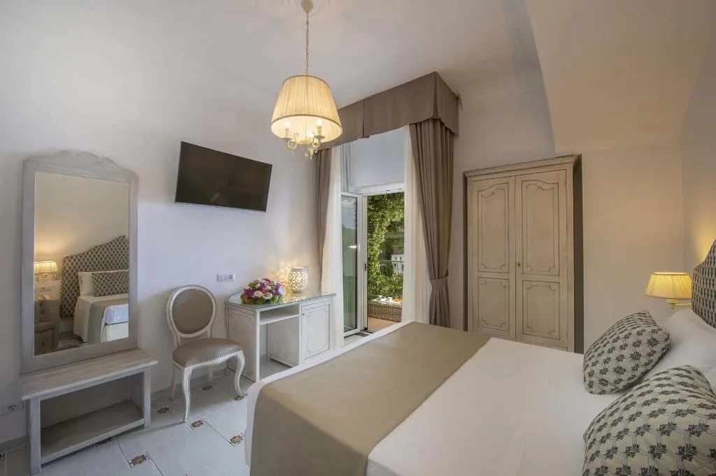 Room, Hotel Pellegrino, Naples