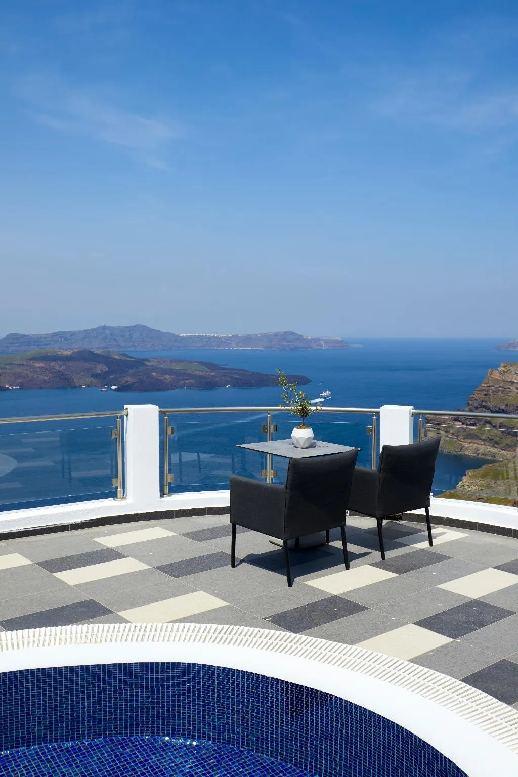 Double or Twin SEA VIEW WITH PRIVATE POOL Room, Petit Palace, Santorini