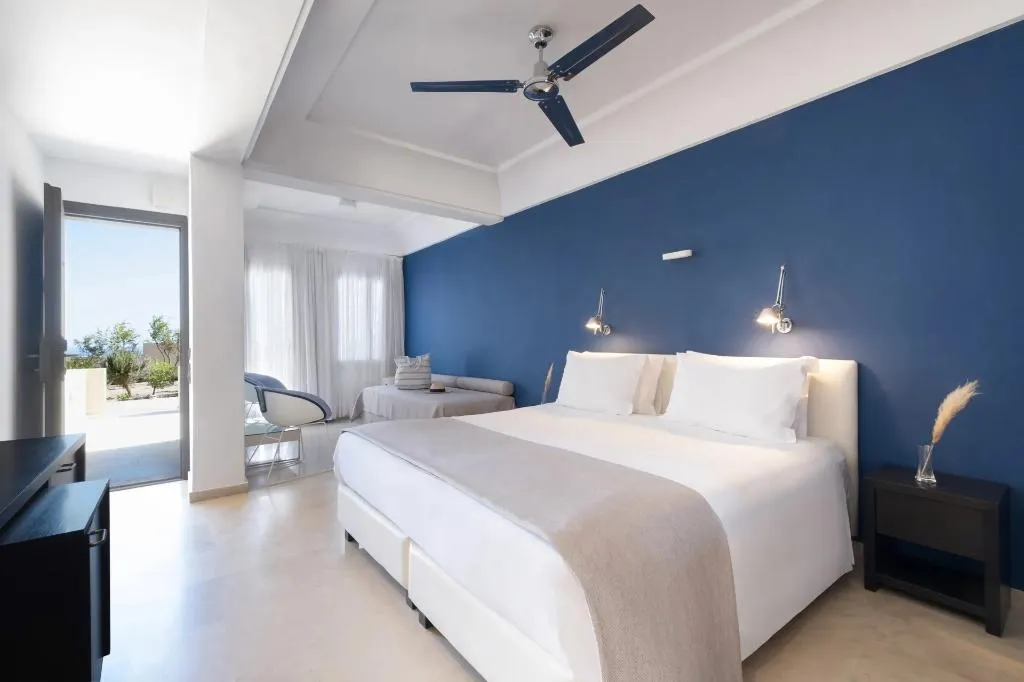 SINGLE GARDEN VIEW Room, Majestic, Santorini