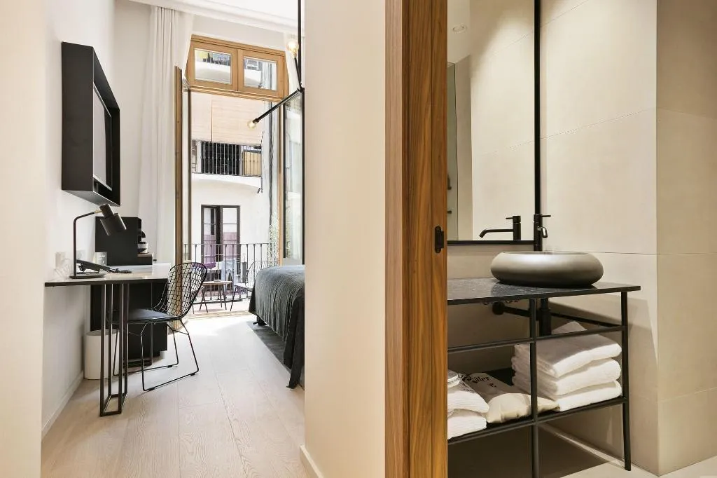 TRIPLE STANDARD Room, Yurbban Passage Hotel & Spa, Barcelona
