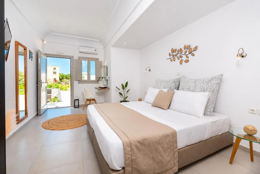 DOUBLE WITH JACUZZI Room, Kalisperis, Santorini