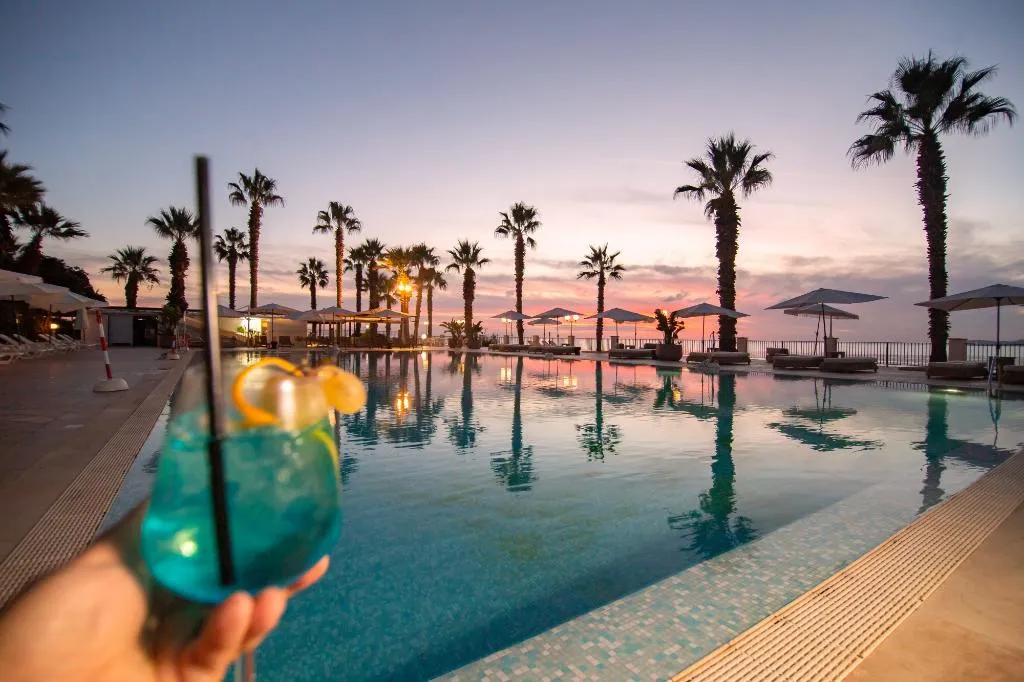 Pool, Dioscuri Bay Palace, Catania