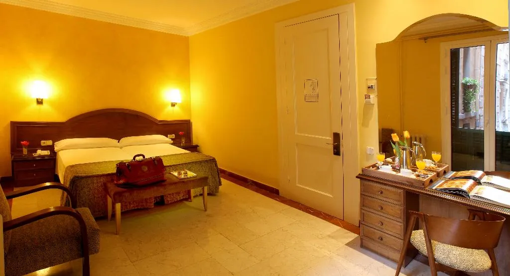 TRIPLE STANDARD Room, Nouvel, Barcelona