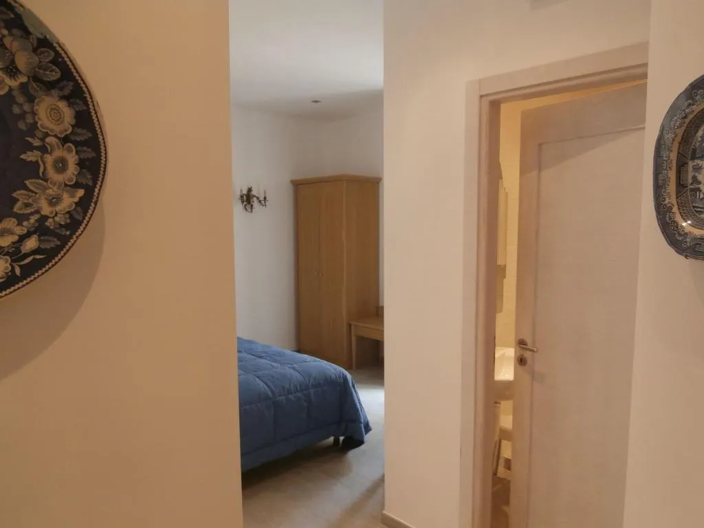 Room, International Naples, Naples