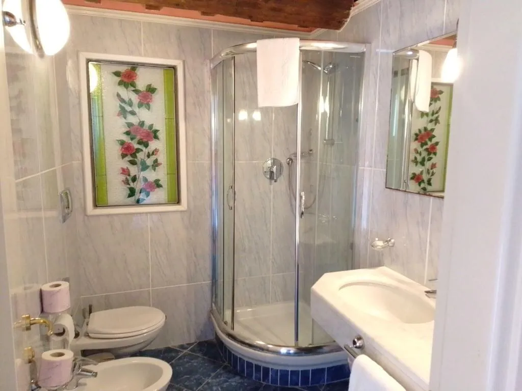 STUDIO QUEEN SIZE BED Room, Relais La Corte Di Cloris, Florence
