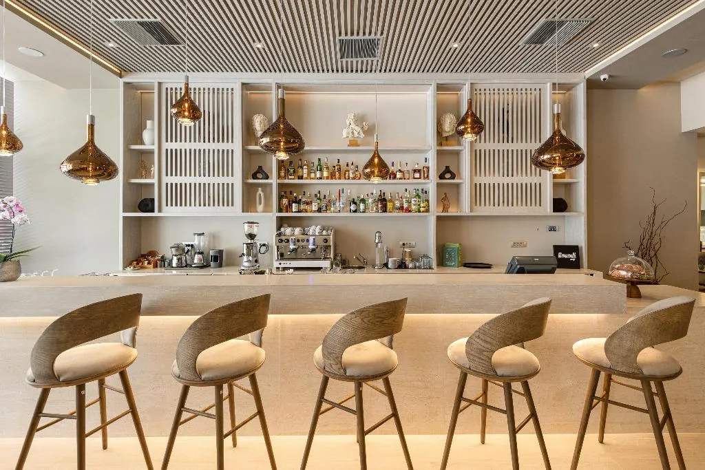 Bar, Holiday Inn Thessaloniki, Halkidiki