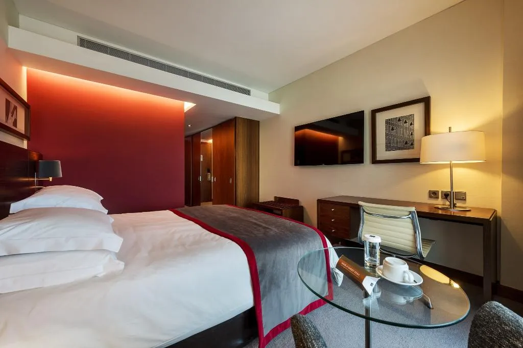 DOUBLE EXECUTIVE Room, Lagoas Park, Lisbon