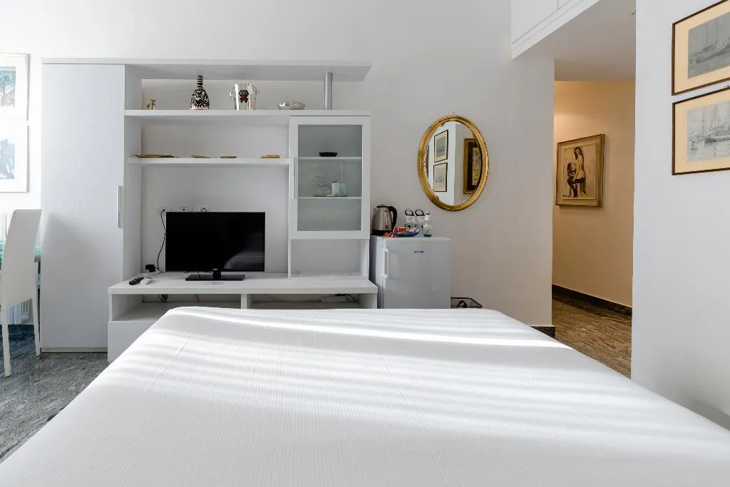 QUADRUPLE EXECUTIVE Room, Aiello Suites Executive, Milan