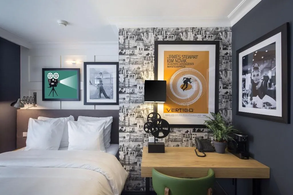 TRIPLE DELUXE TWO BEDS Room, The Highland House, Amsterdam