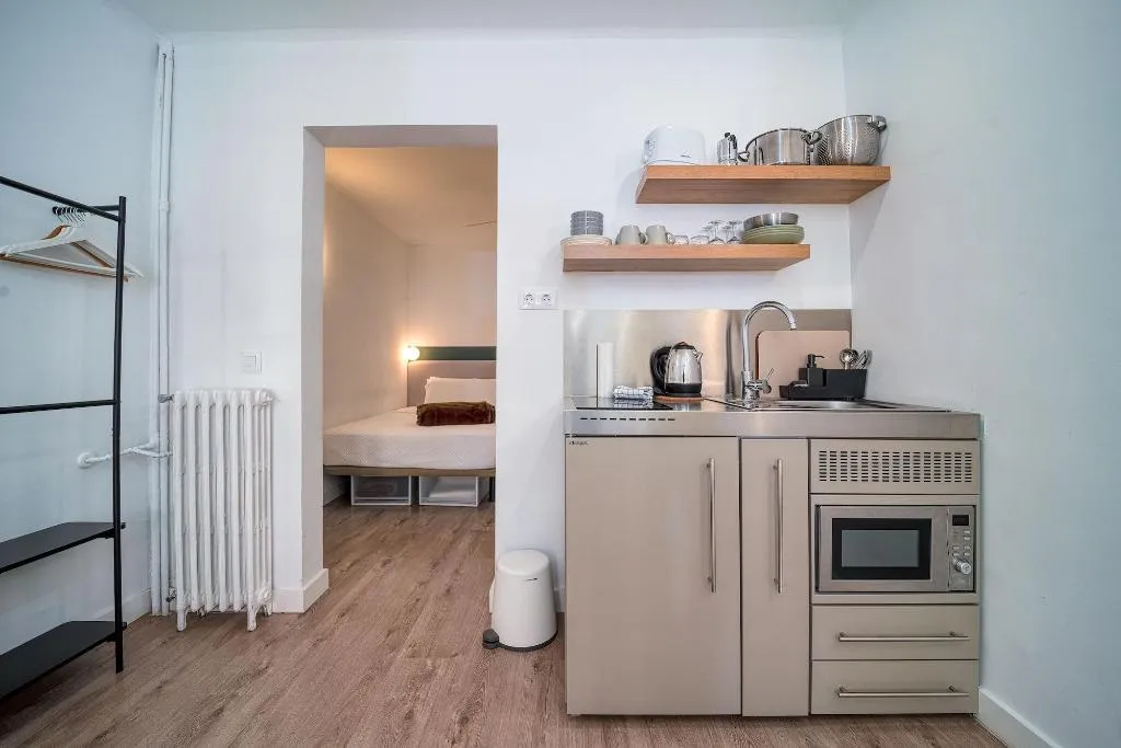 Room, Angelitomad, Madrid