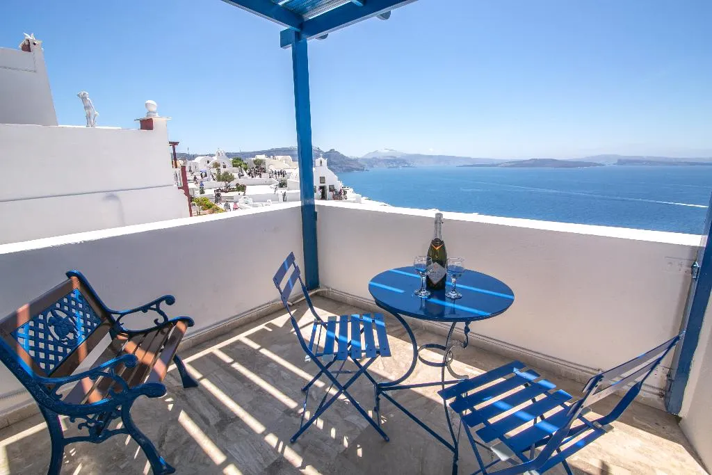DOUBLE WITH VIEWS Room, Stelios Rooms Golden View, Santorini