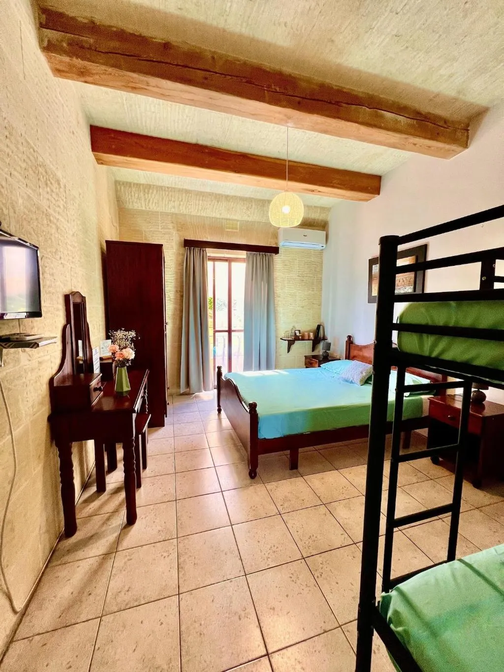 Room, Grotto's Paradise B&B, Gozo
