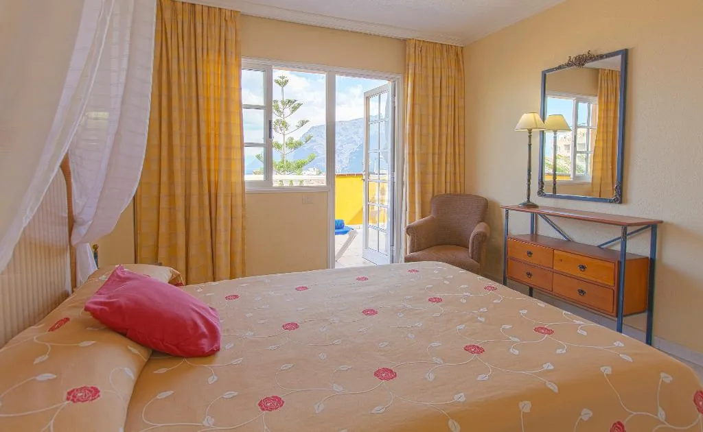 APARTMENT SEA VIEW ONE BEDROOM Room, El MarquÃ©s Palace by Intercorp Hotel Group, Tenerife