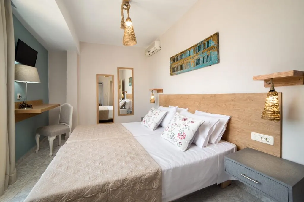 VILLA FOUR BEDROOMS WITH PRIVATE POOL Room, Bruma Residence, Zante