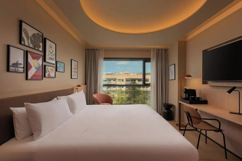 DOUBLE CITY VIEW KING BED Room, Four Points by Sheraton Barcelona Diagonal, Barcelona