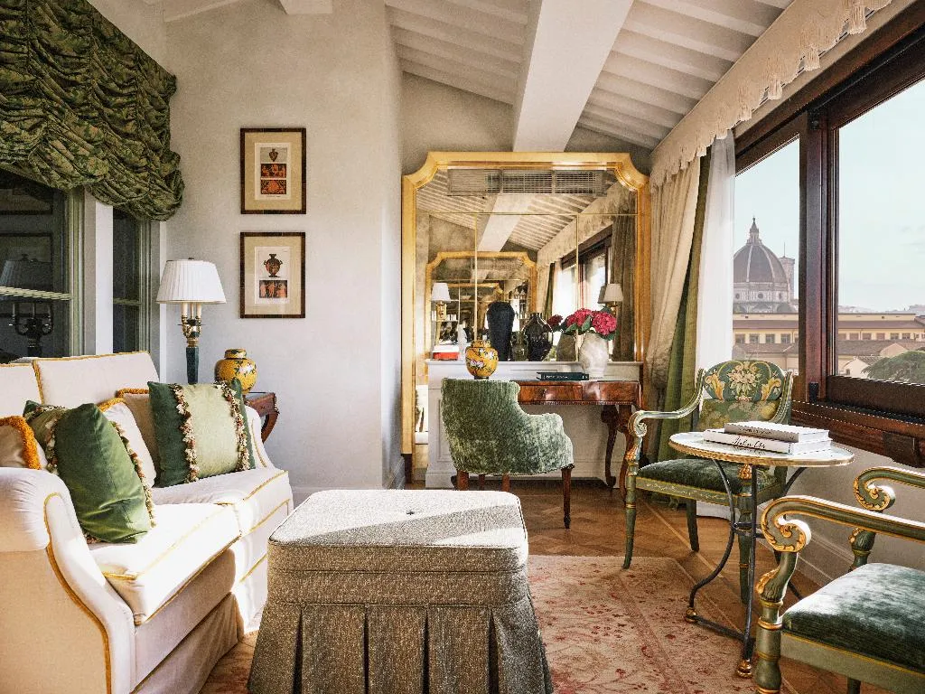 SUITE WITH VIEWS Room, Four Seasons Hotel Firenze, Florence