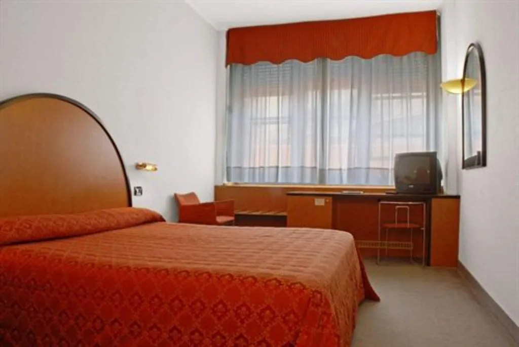 SINGLE STANDARD Room, Hotel Delle Nazioni, Milan