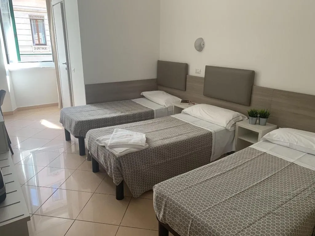 Room, Hotel Siro, Milan