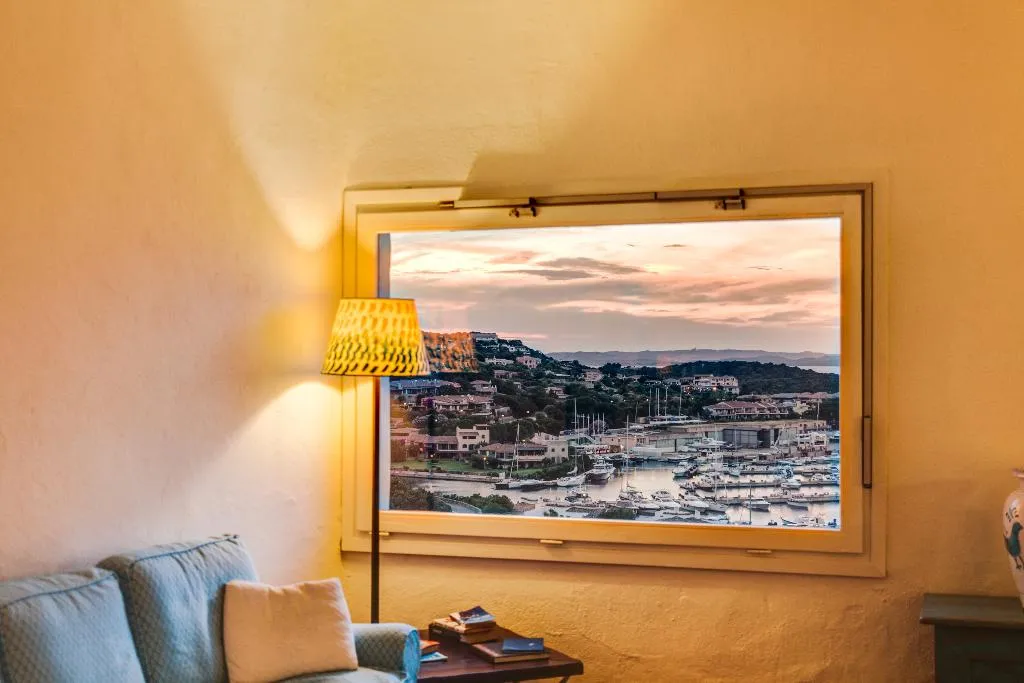 Lobby, Luci Di La Muntagna, Olbia