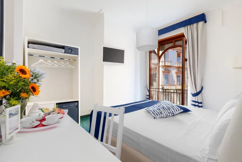 DOUBLE SUPERIOR Room, Hotel Herculaneum, Naples