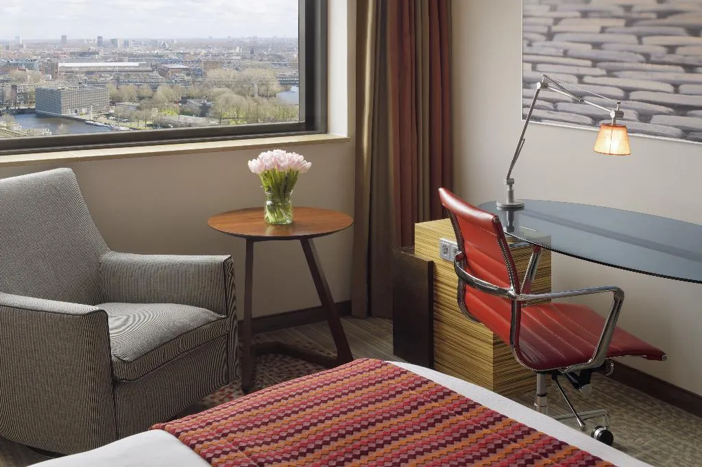 TWIN EXECUTIVE Room, Movenpick Hotel Amsterdam City Centre, Amsterdam