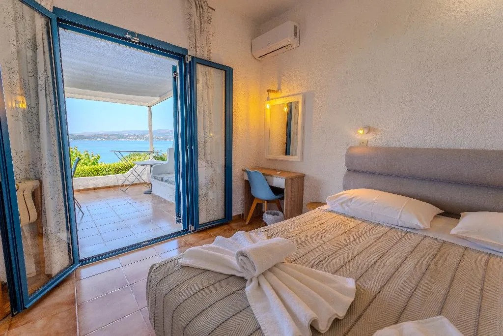 APARTMENT SEA VIEW Room, Metaxatos Apartments, Kefallinia
