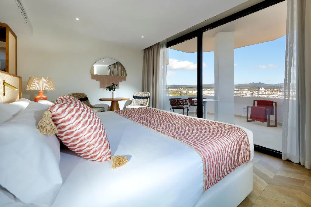 Double or Twin DELUXE SEA FRONT Room, TRS Ibiza Hotel, Ibiza