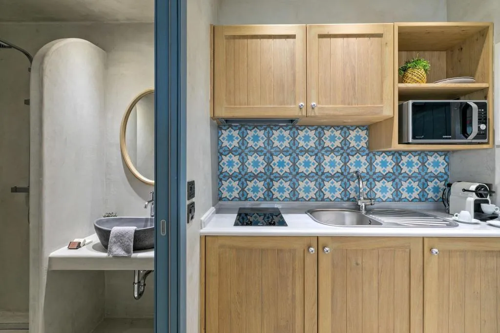 STUDIO QUEEN SIZE BED Room, Estia Boutique Apartments, Athens